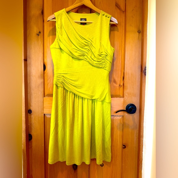 Vince Camuto Dresses & Skirts - Vince Camuto Green Dress Small